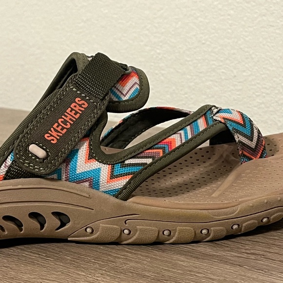 Skechers Olive and Multicolor Outdoor Lifestyle Strappy Sandals Women’s 9.5 - Picture 4 of 10